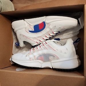 Men's pro runner Champion, sz 10, color white.